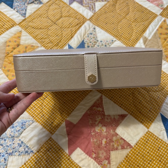 Hives & Honey Opal Large Jewelry Travel Case with Mirror Golden Mist Color - Picture 4 of 6